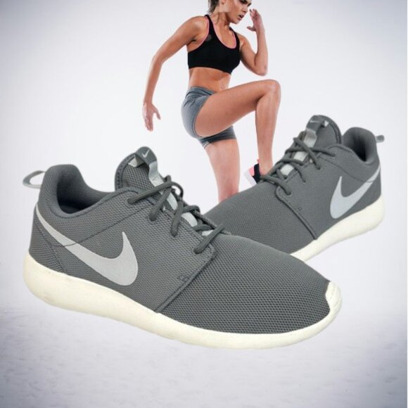 Nike Roshe One Cool Grey-Pure Platinum #844994-003 Women's Running Shoes Size 10 - Picture 2 of 13